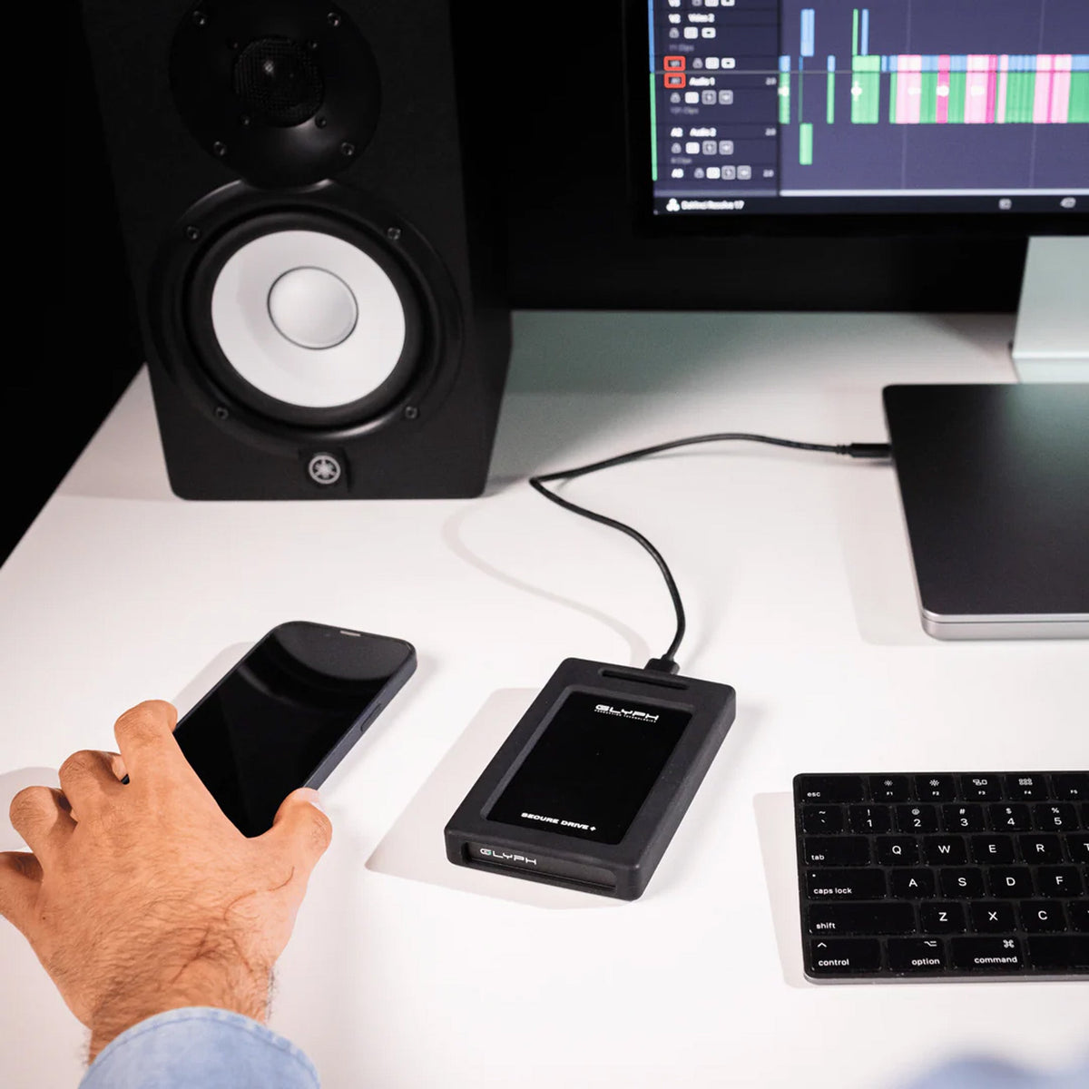 Glyph SecureDrive Plus Bluetooth, Bus-powered, USB-Micro B / USB-C 2 TB SSD - View 3 | MusicMarket