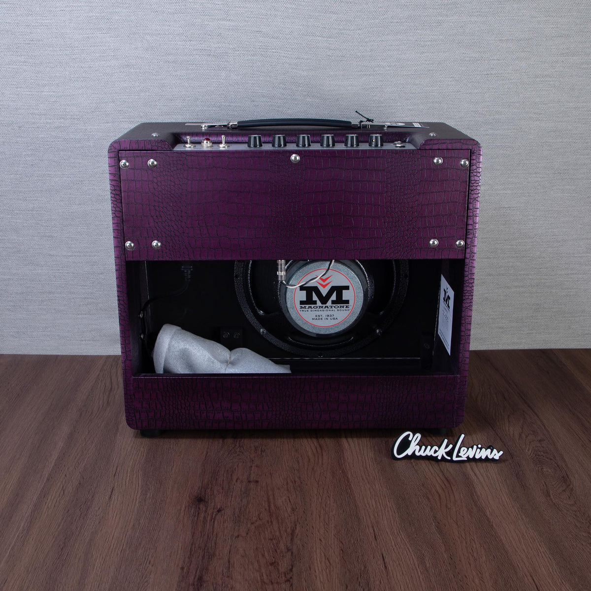 Magnatone Super Fifteen 1x12-Inch Tube Combo Guitar Amplifier - Purple - View 3 | MusicMarket