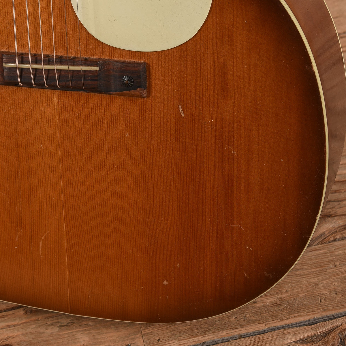 Airline Jumbo Acoustic Sunburst 1950s - View 10 | MusicMarket