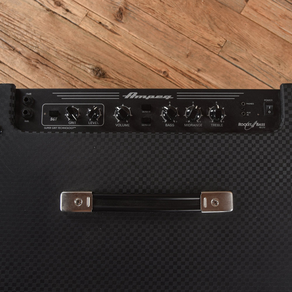 Ampeg RB-210 Rocket Bass 500-Watt 2x10" Bass Combo - View 3 | MusicMarket