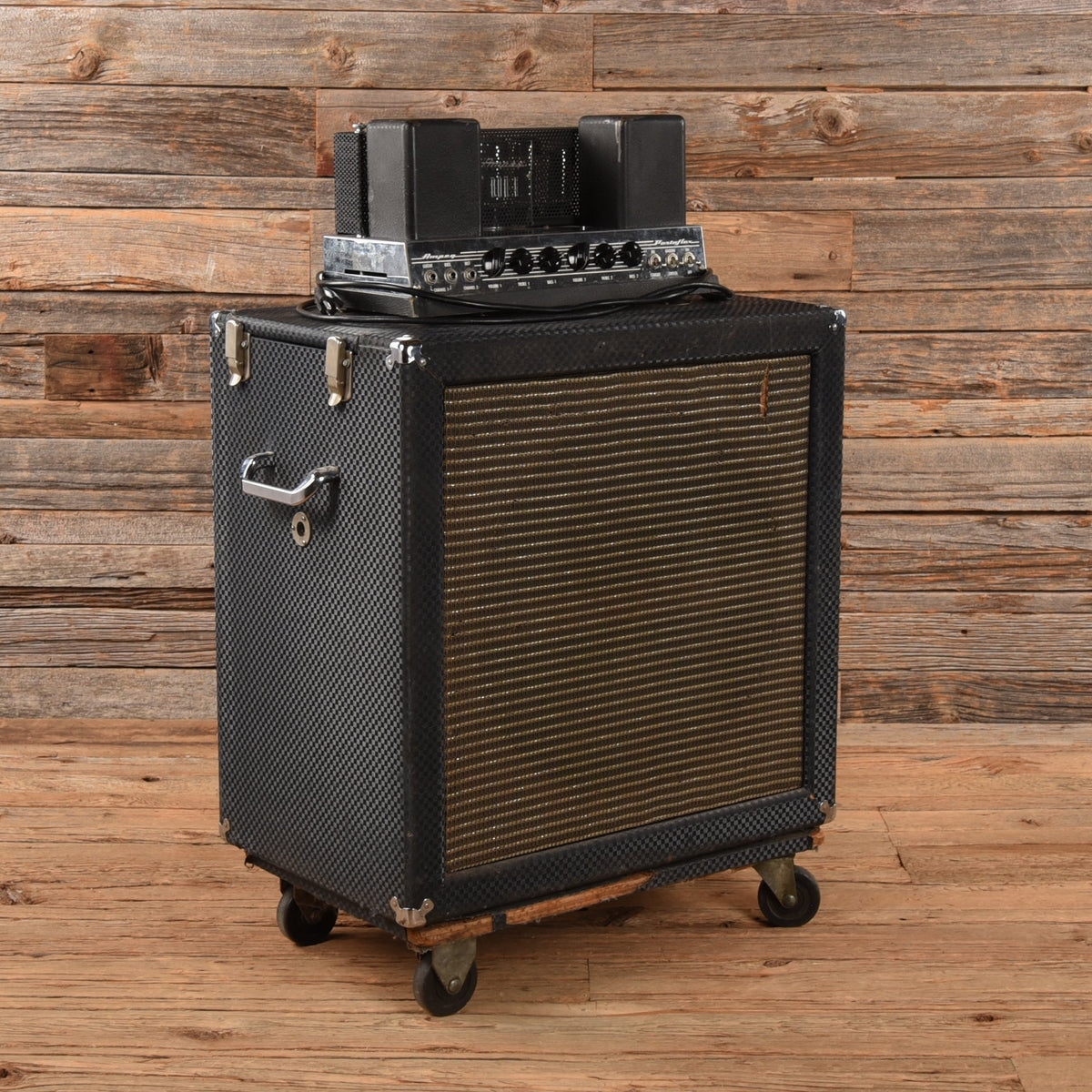 Ampeg B-18-N 1966 - MusicMarket