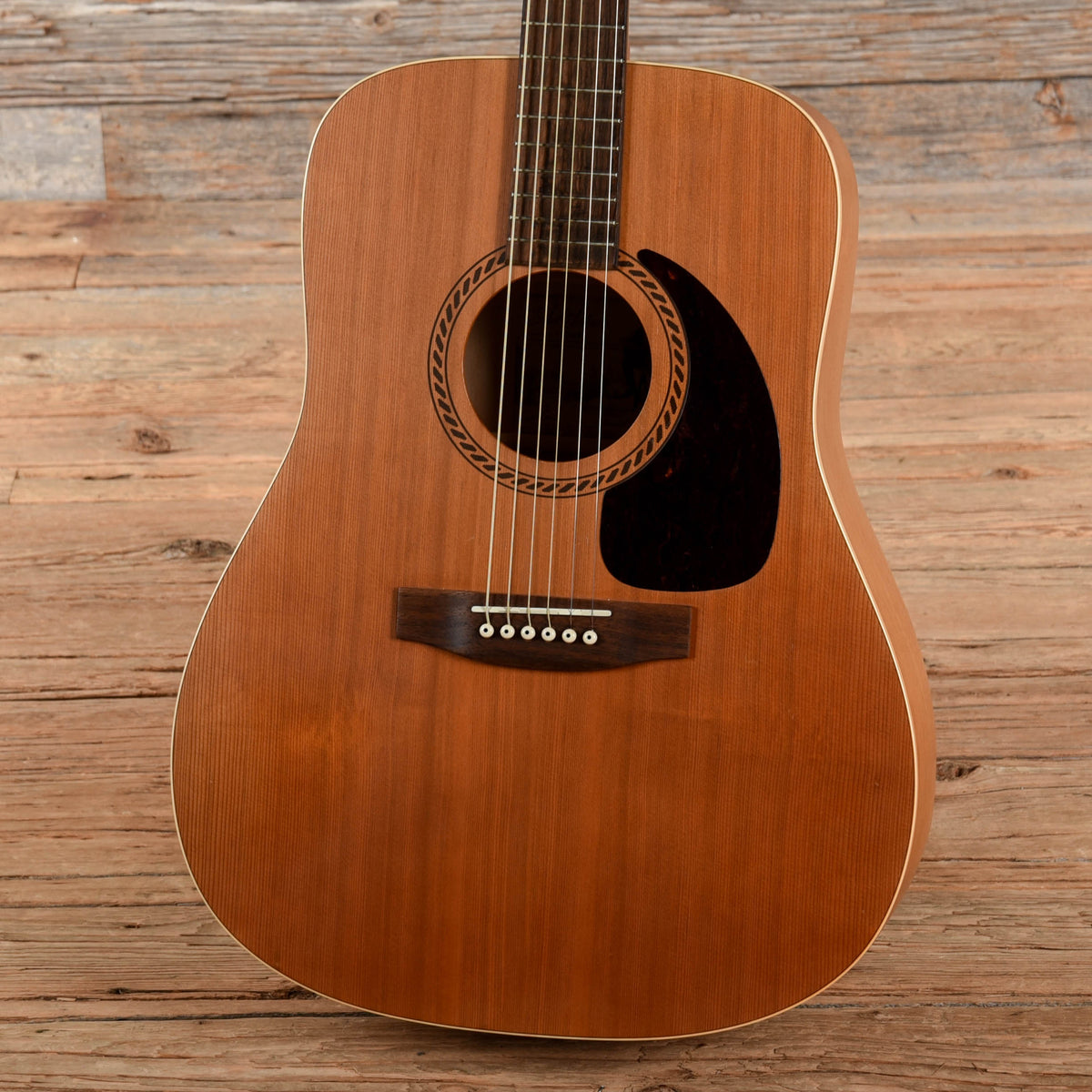 Art & Lutherie Cedar Dreadnought Sunburst 2004 - View 2 | MusicMarket