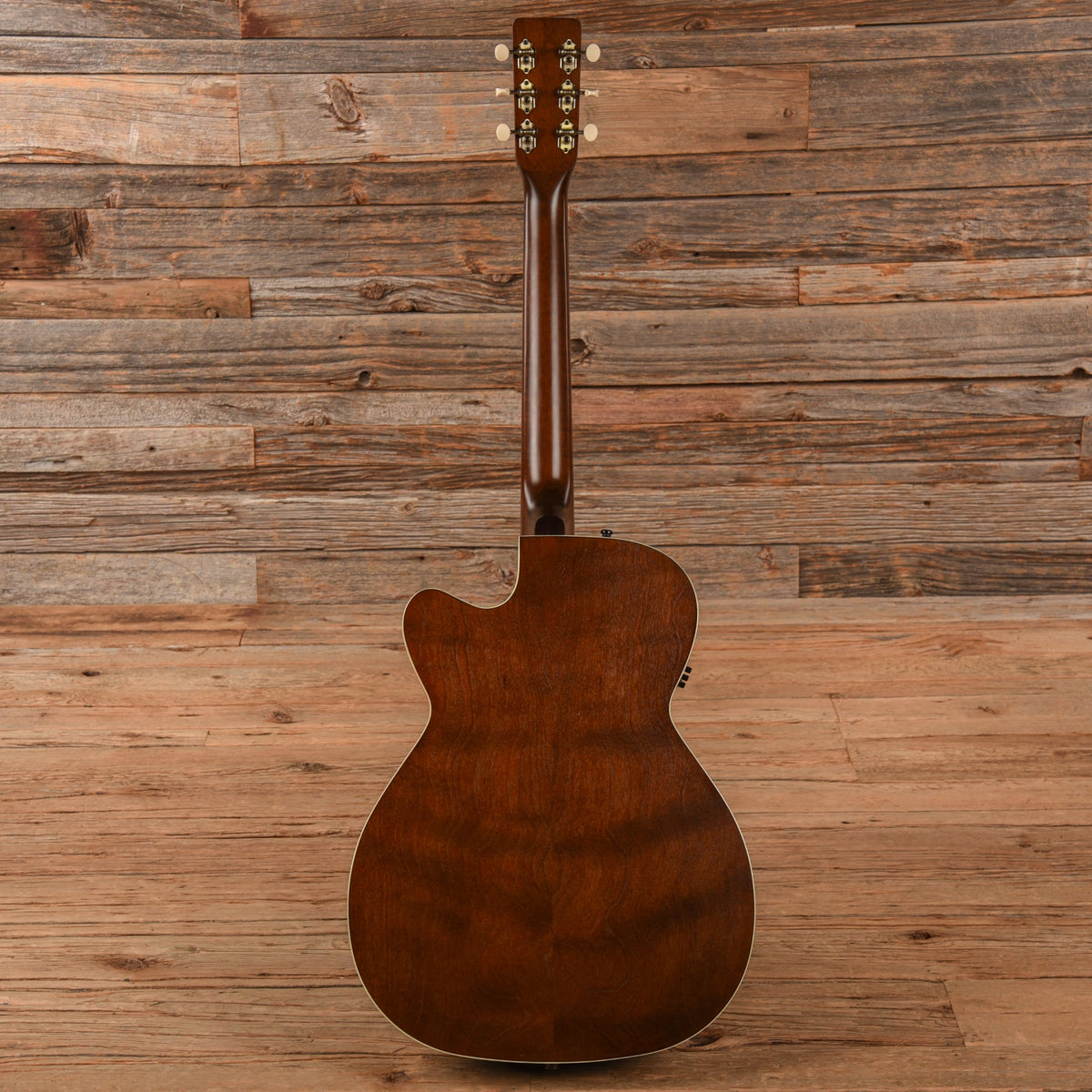 Art & Lutherie Legacy Sunburst - View 5 | MusicMarket
