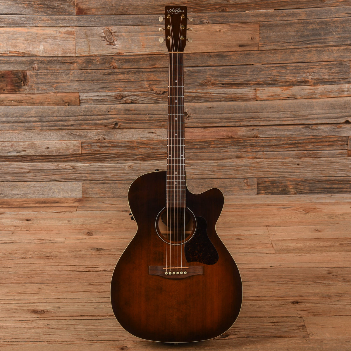 Art & Lutherie Legacy Sunburst - View 4 | MusicMarket