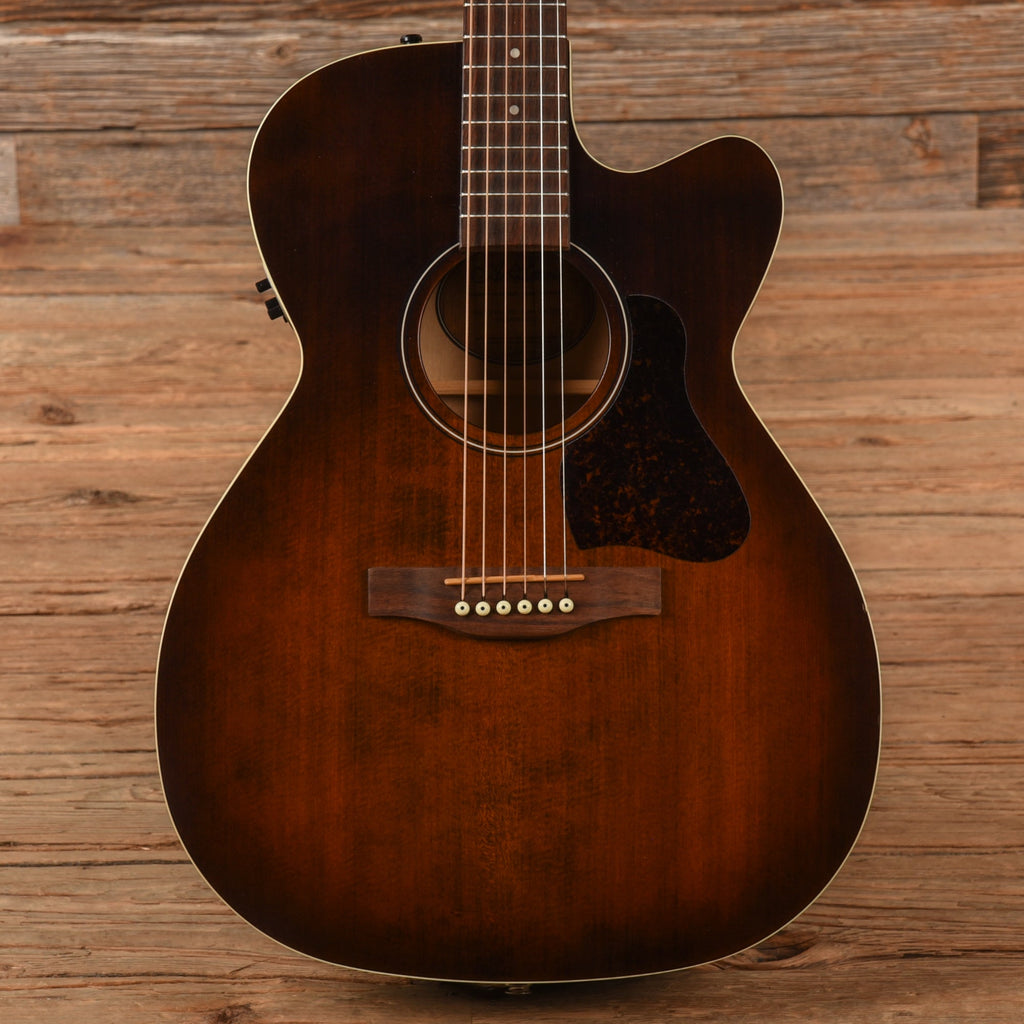 Art & Lutherie Legacy Sunburst - MusicMarket