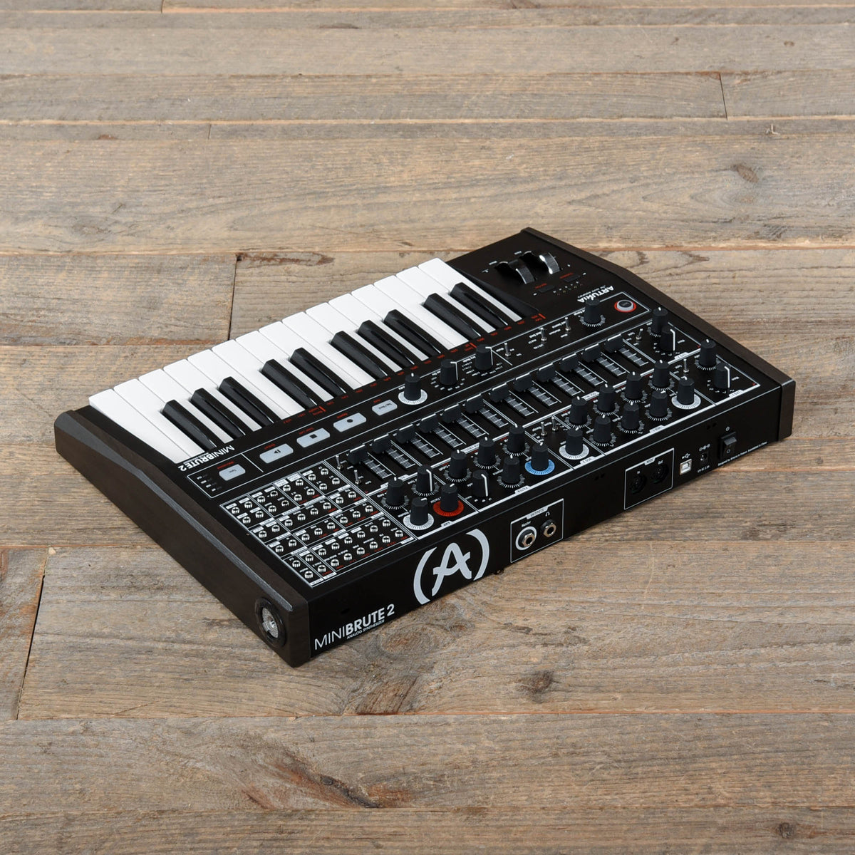 Arturia MiniBrute 2 Analog Monosynth Noir Edition - View 2 | MusicMarket