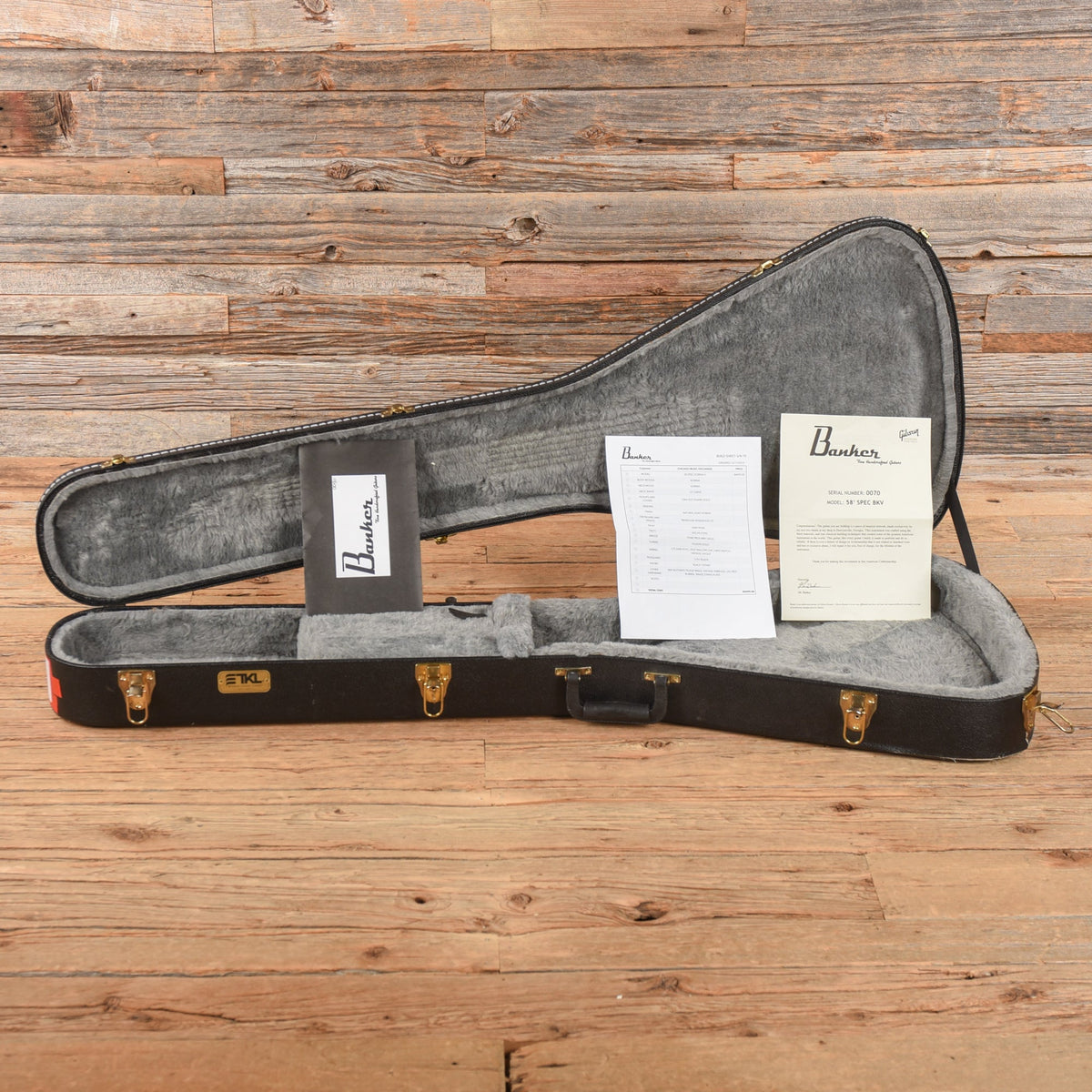 Banker Custom Guitars '58 Spec V Lightly Aged Natural - View 9 | MusicMarket