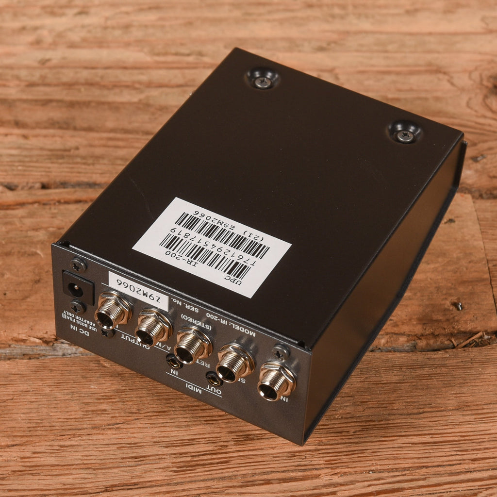 Boss IR-200 Amp and IR Cabinet - View 2 | MusicMarket