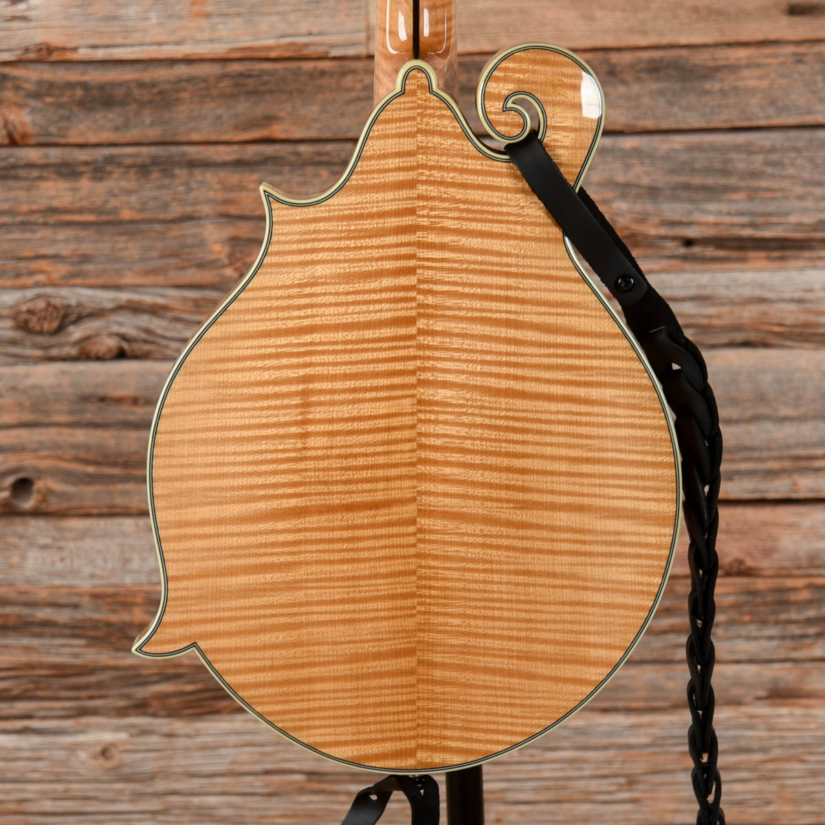 Bourgeois M5-F Mandolin Natural 2023 - View 3 | MusicMarket