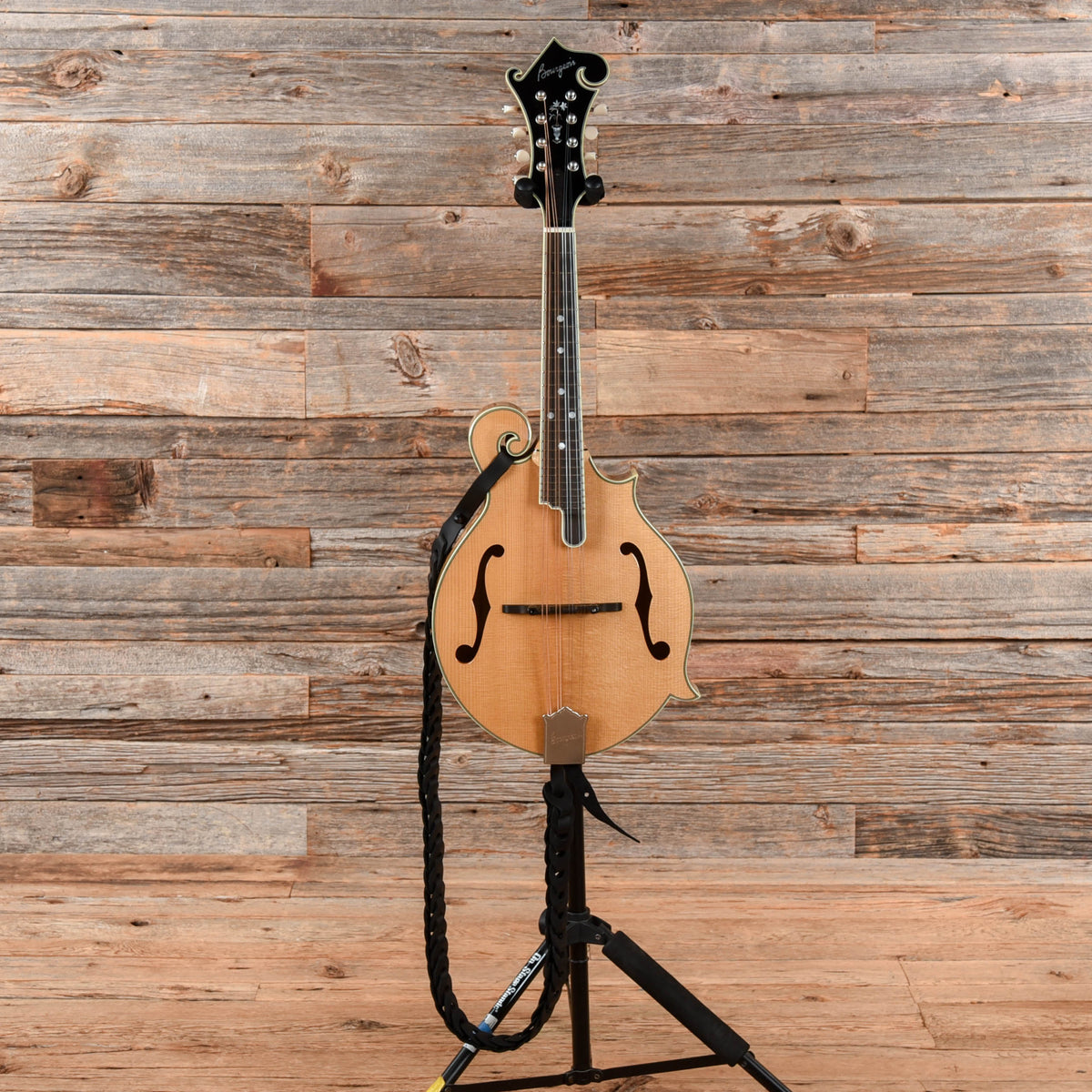 Bourgeois M5-F Mandolin Natural 2023 - View 4 | MusicMarket