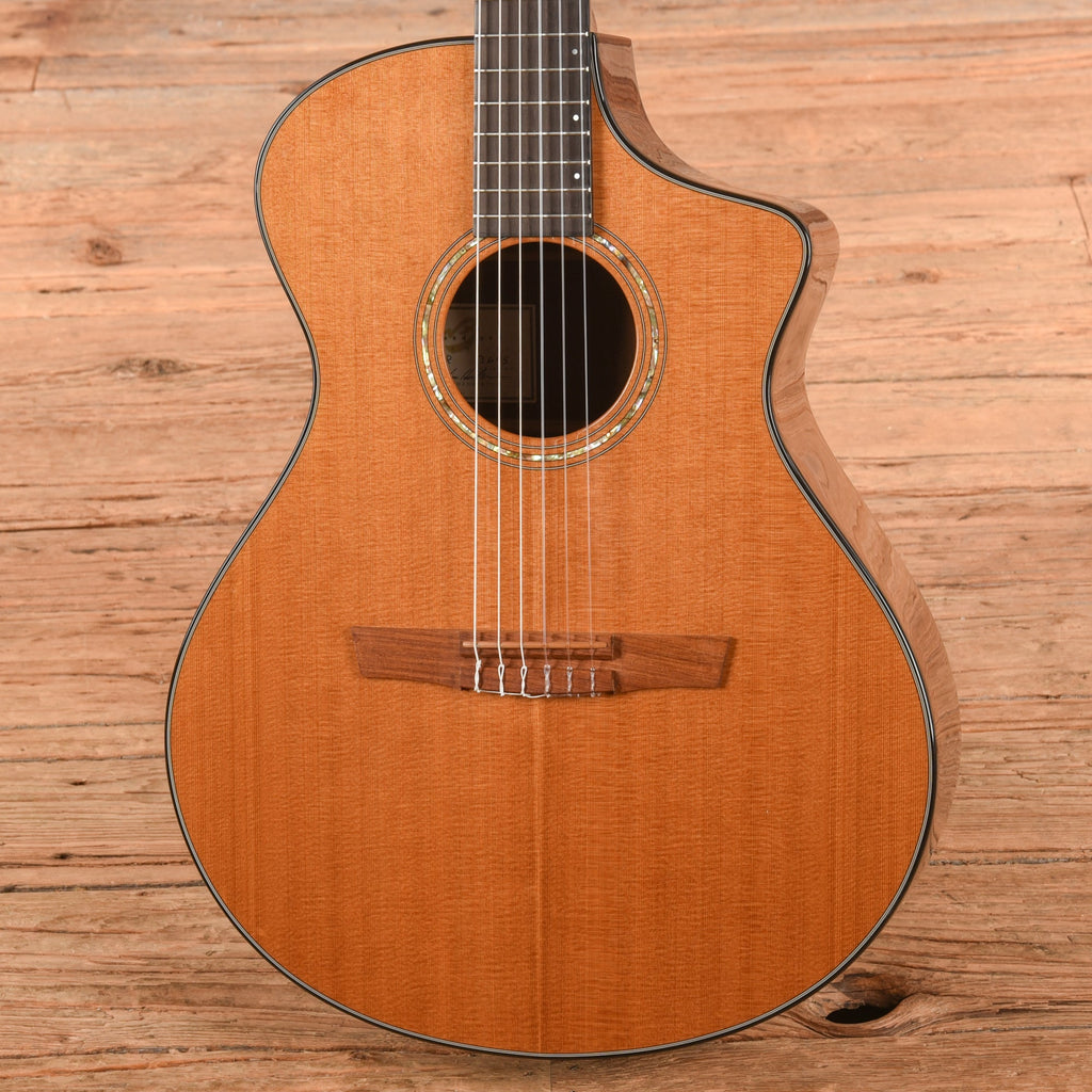 Breedlove N25/R Natural - View 2 | MusicMarket