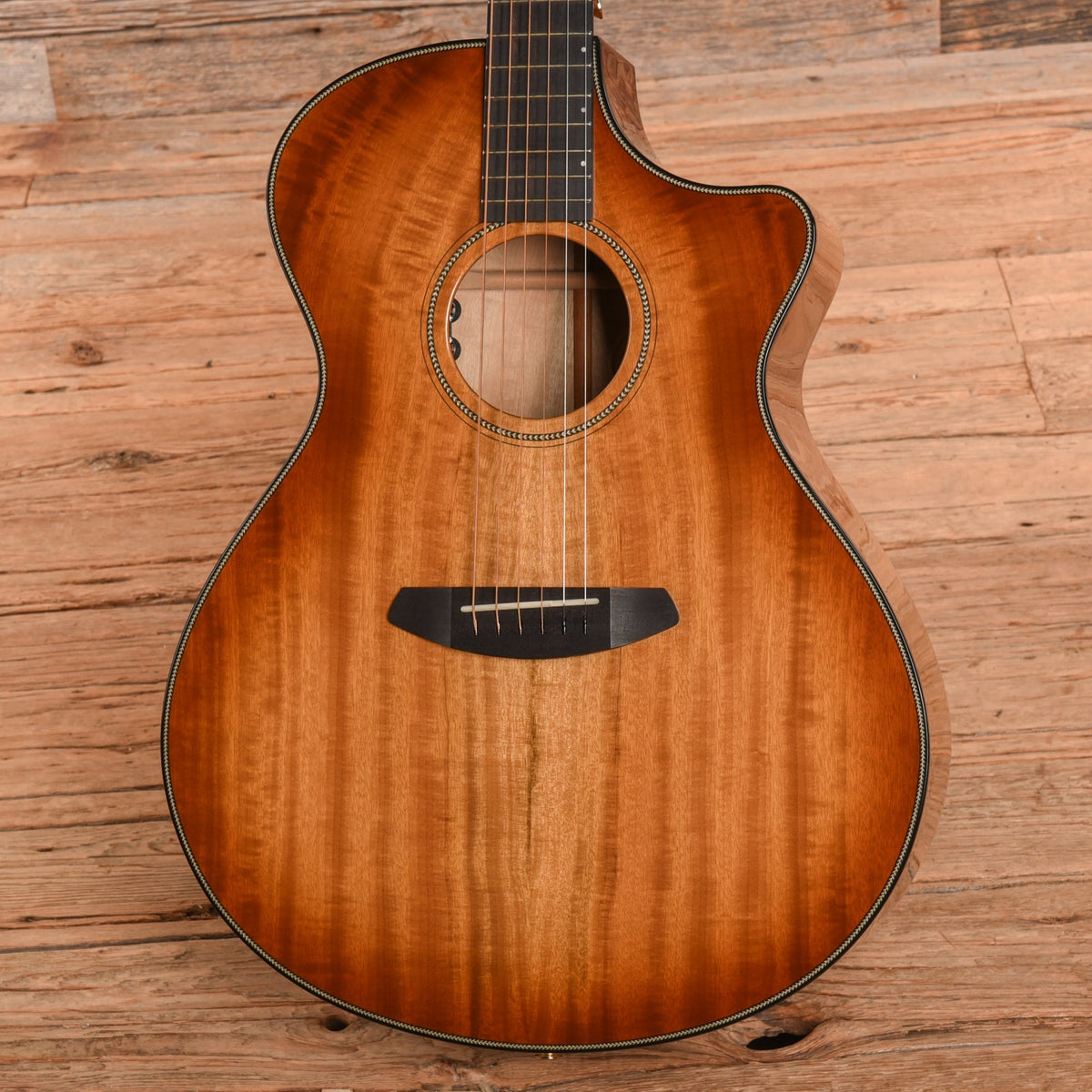 Breedlove Oregon Concerto CE Sunburst 2022 - View 2 | MusicMarket