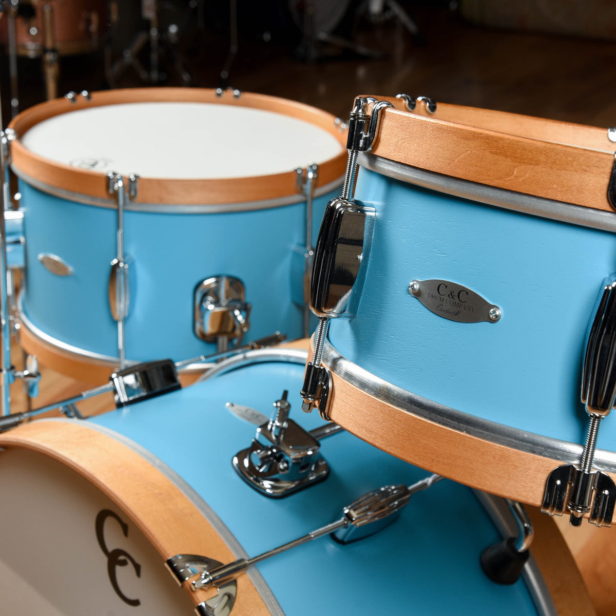 C&C Super Flyer 12/14/20 3pc. Drum Kit Tweedy Blue Satin w/Aged Maple Hoops - View 2 | MusicMarket