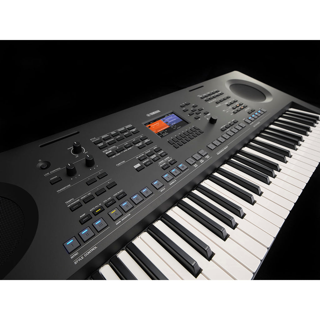 Yamaha PSR-SX620 61-Key Arranger Keyboard - View 4 | MusicMarket