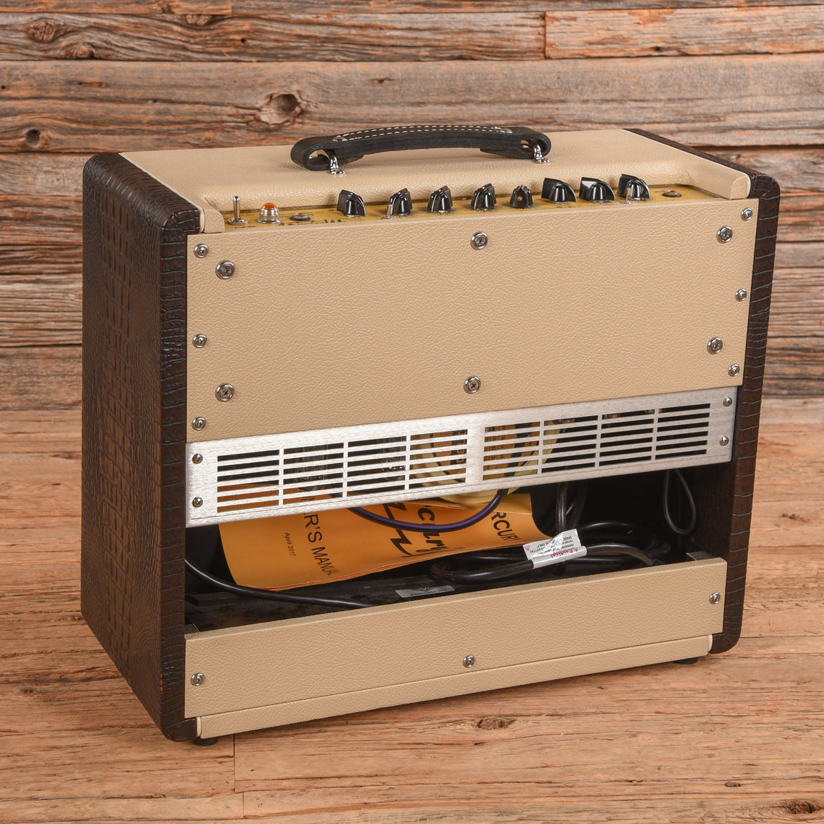 Carr Mercury V 16-Watt 1x12" Guitar Combo Amp - View 2 | MusicMarket