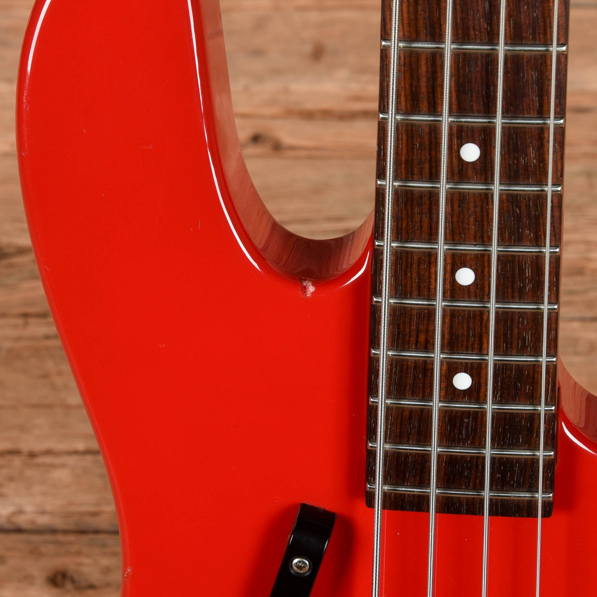 Charvel Charvette Bass Red - View 9 | MusicMarket