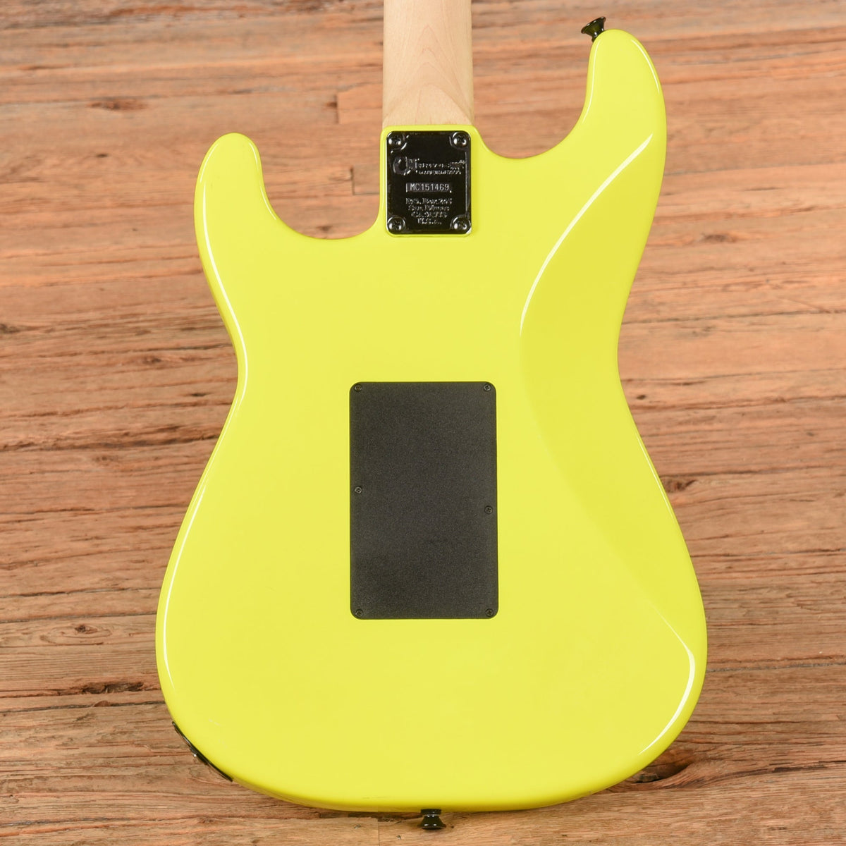Charvel Pro-Mod So-Cal Style 1 HH FR Neon Yellow 2015 - View 3 | MusicMarket