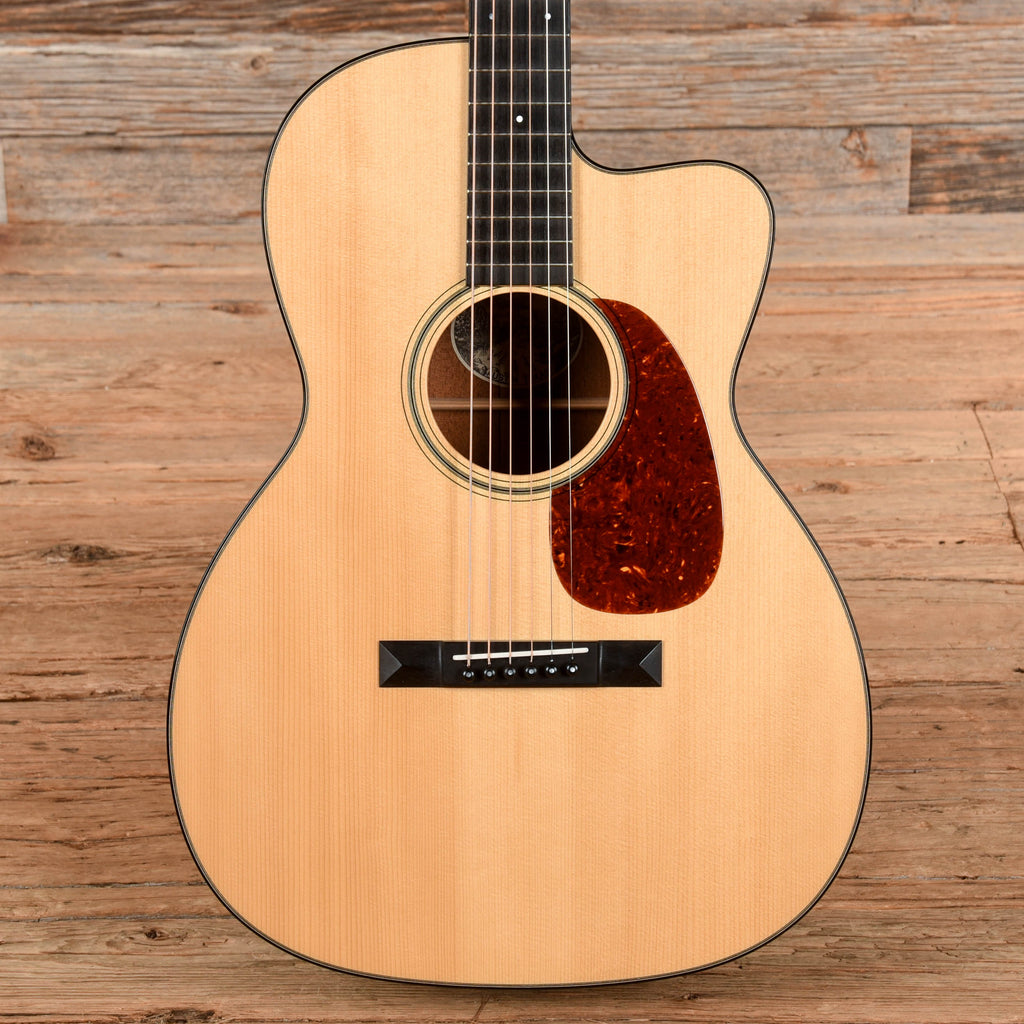 Collings 0001A Cutaway Natural - MusicMarket