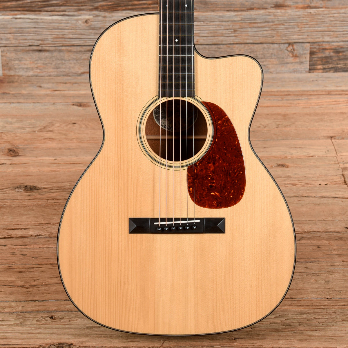 Collings 0001A Cutaway Natural - MusicMarket