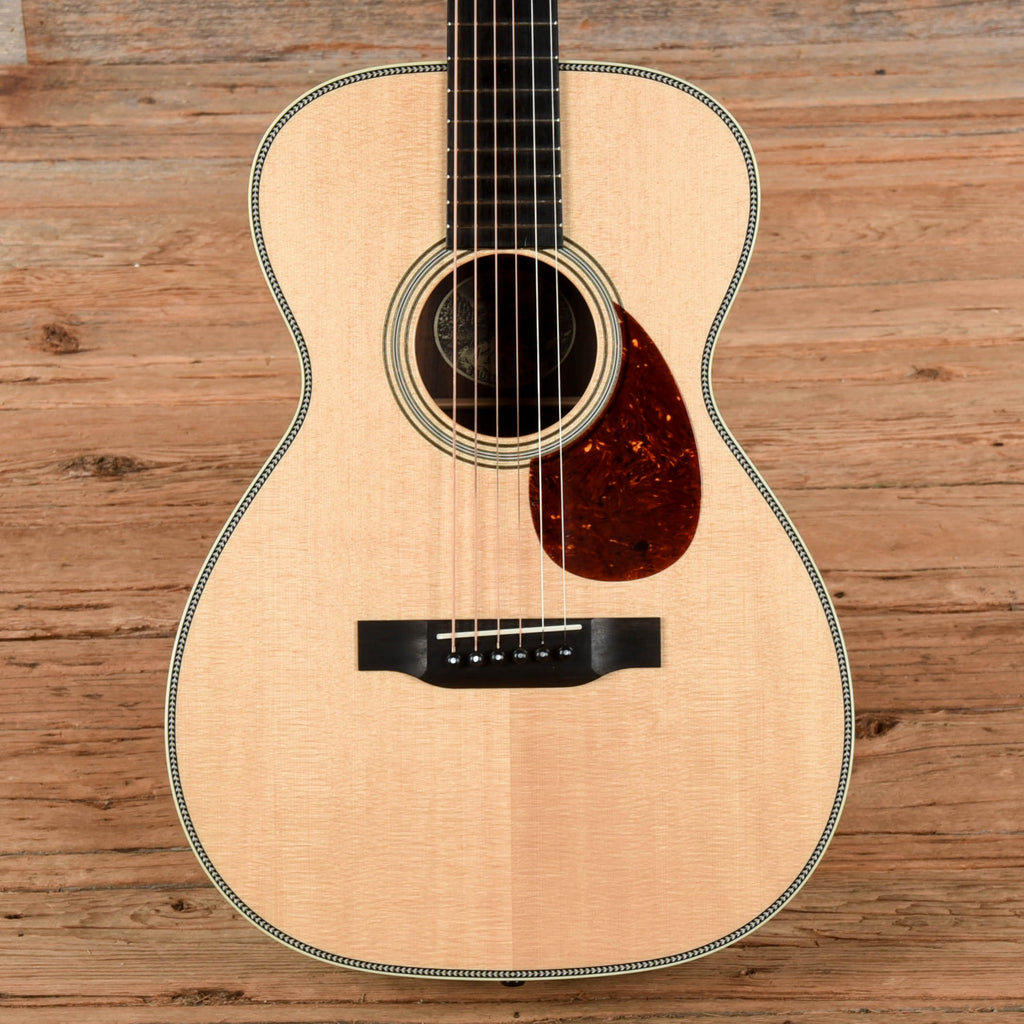 Collings 02H Natural - MusicMarket