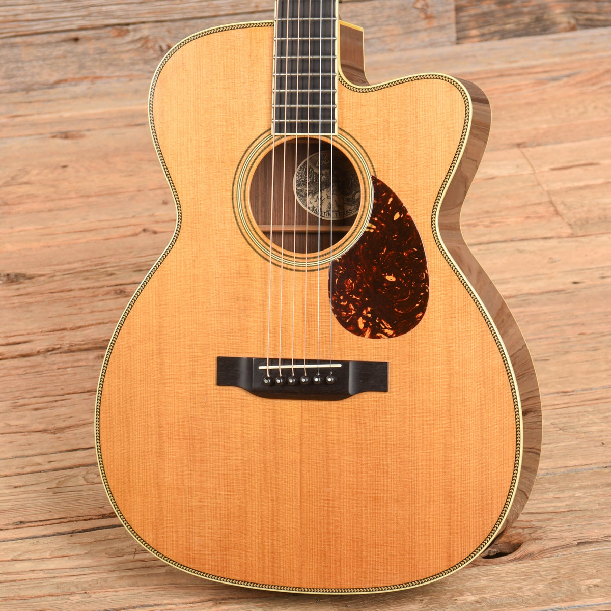 Collings OM2H Cutaway Natural - View 2 | MusicMarket
