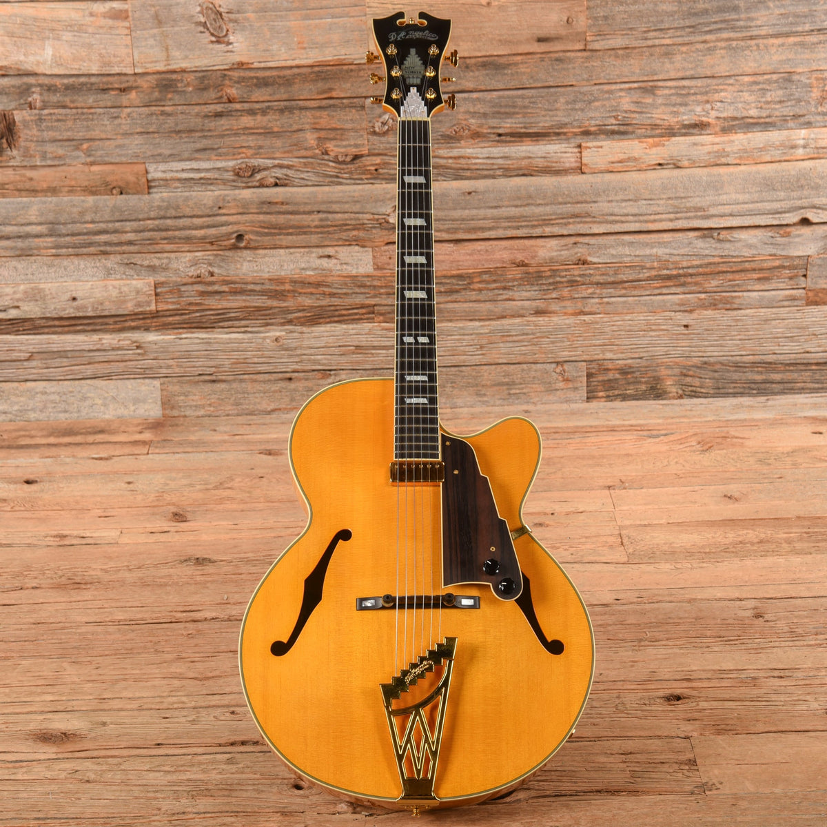 D'Angelico NYL-6 Speicial New Yorker Model ( Japan) - John Oates - View 4 | MusicMarket