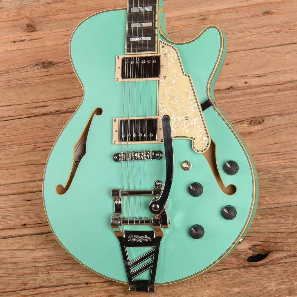 D'Angelico Deluxe SS Semi-Hollow Single Cutaway Matte Surf Green 2020 - View 2 | MusicMarket