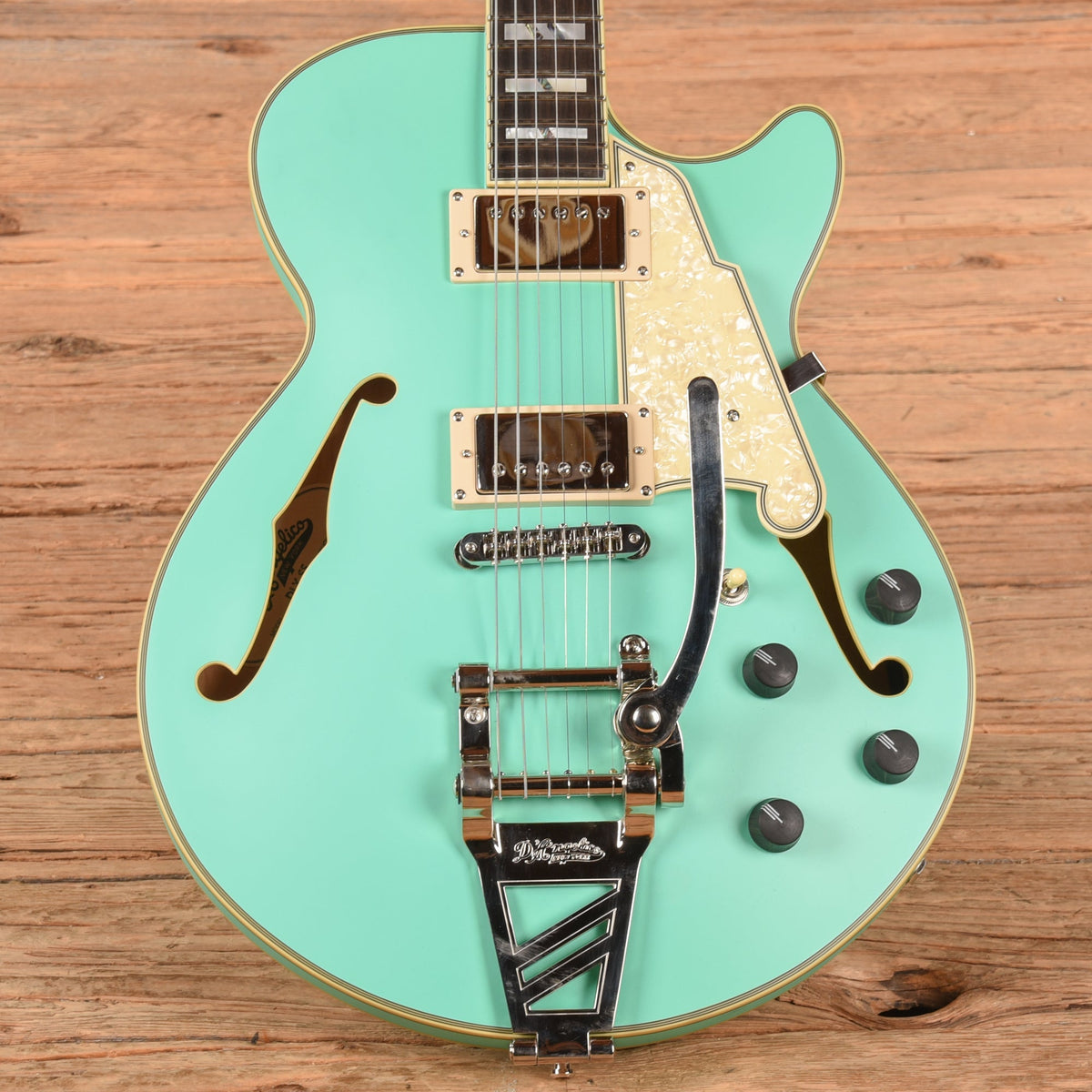 D'Angelico Deluxe SS Semi-Hollow Single Cutaway Matte Surf Green 2020 - MusicMarket