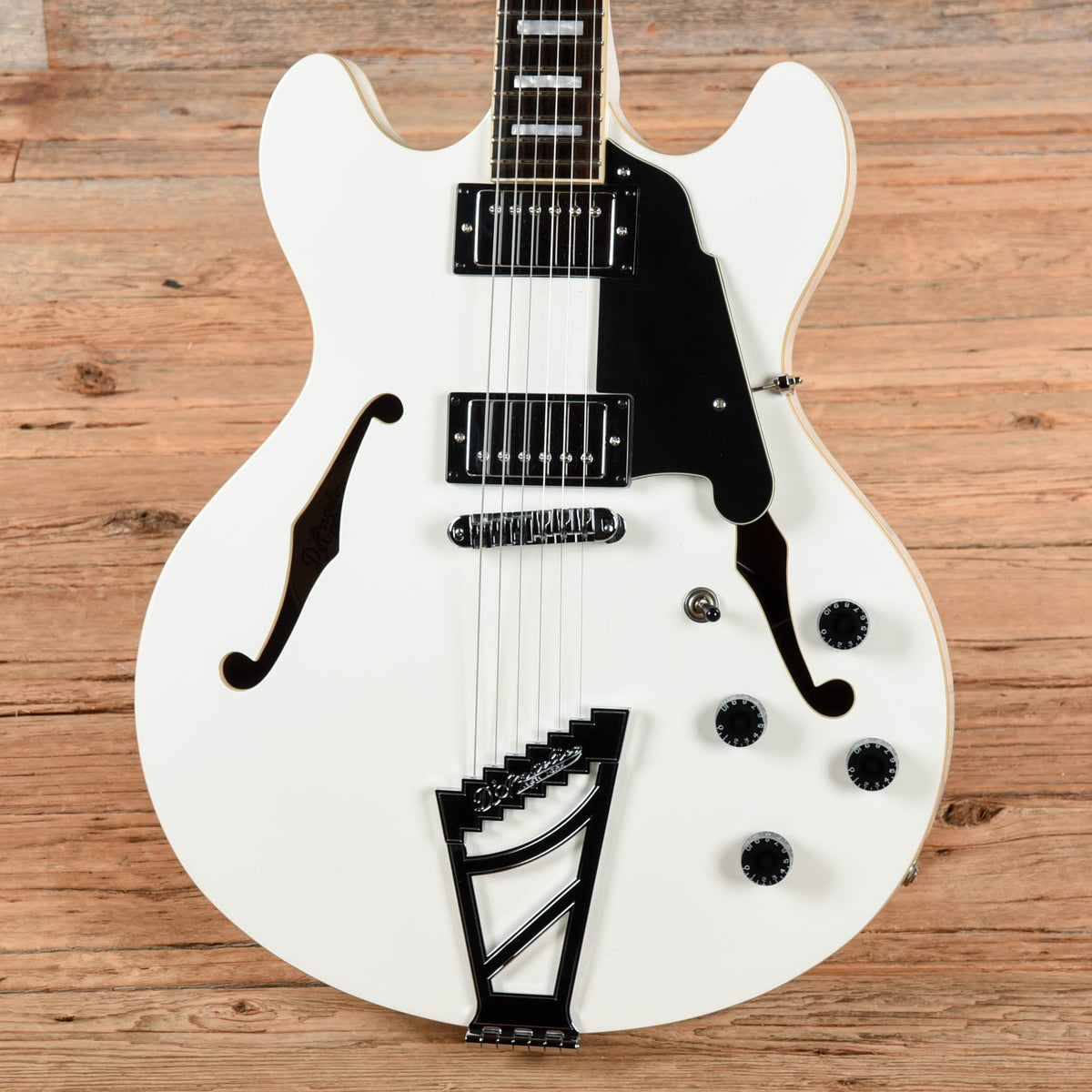 D'Angelico Premier DC White - View 2 | MusicMarket