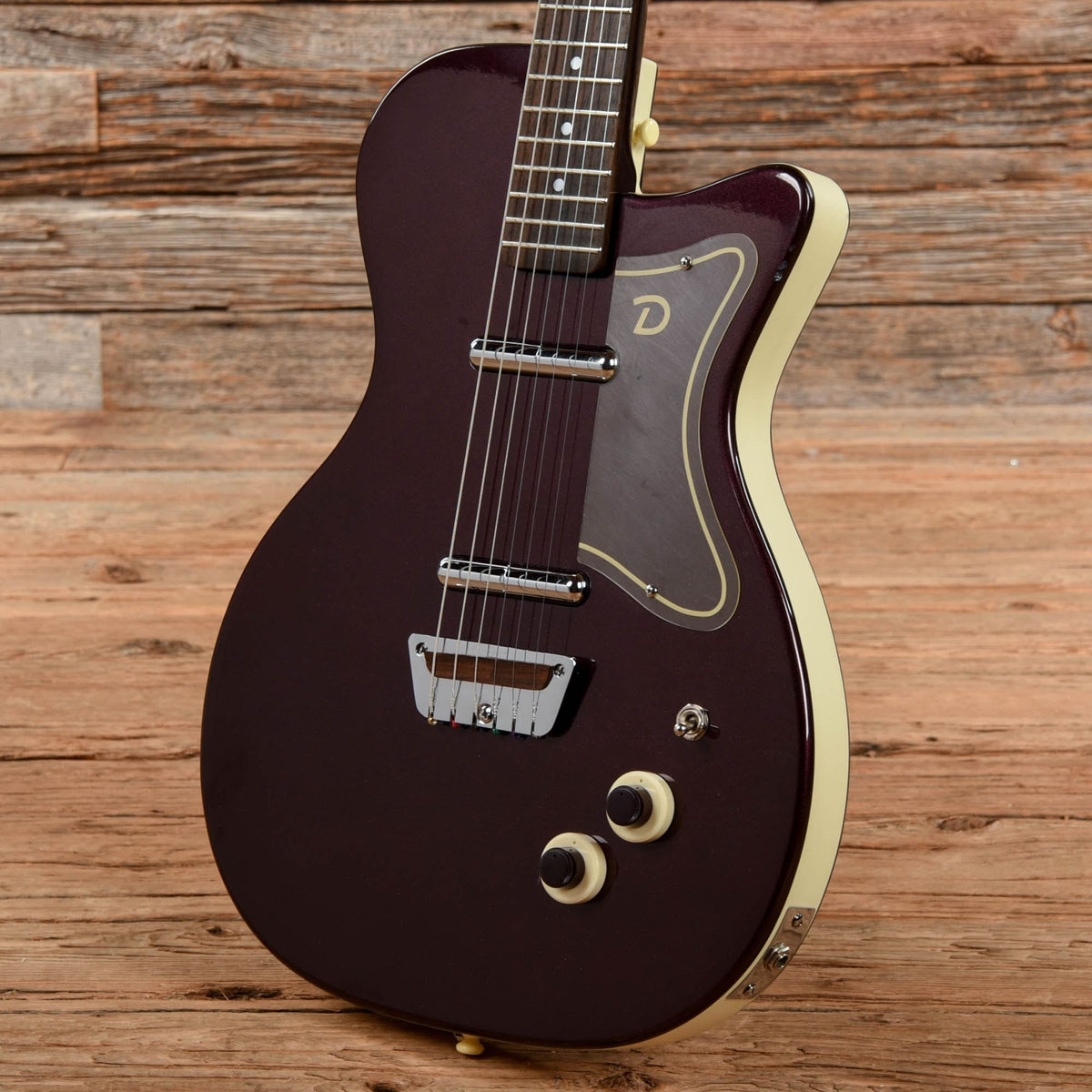 Danelectro U-2 Wine Red - View 2 | MusicMarket