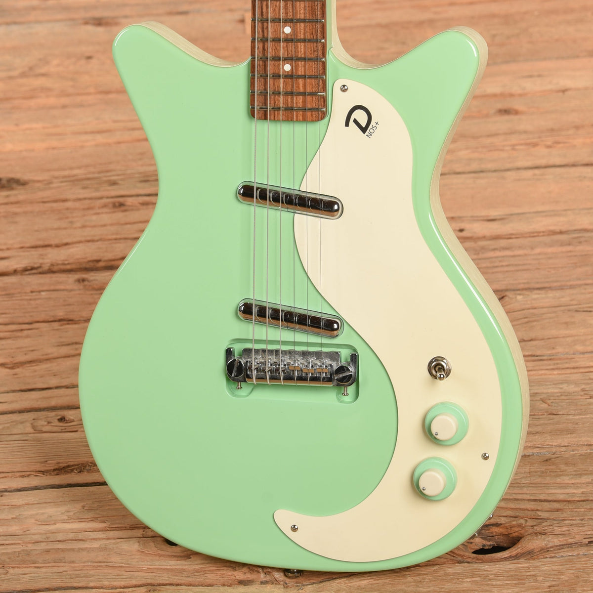 Danelectro 59M NOS Surf Green - View 2 | MusicMarket