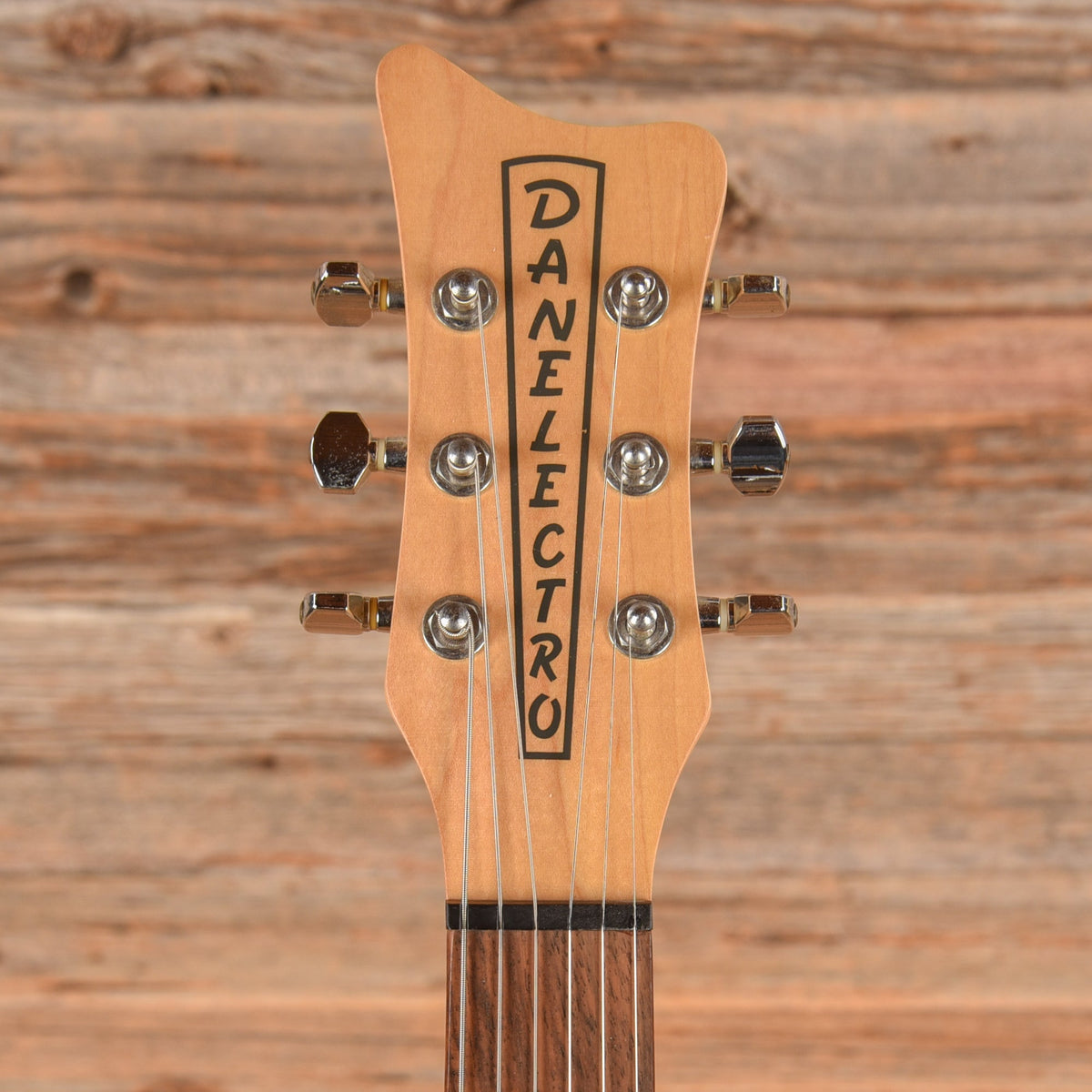 Danelectro Mod 6 White - View 6 | MusicMarket