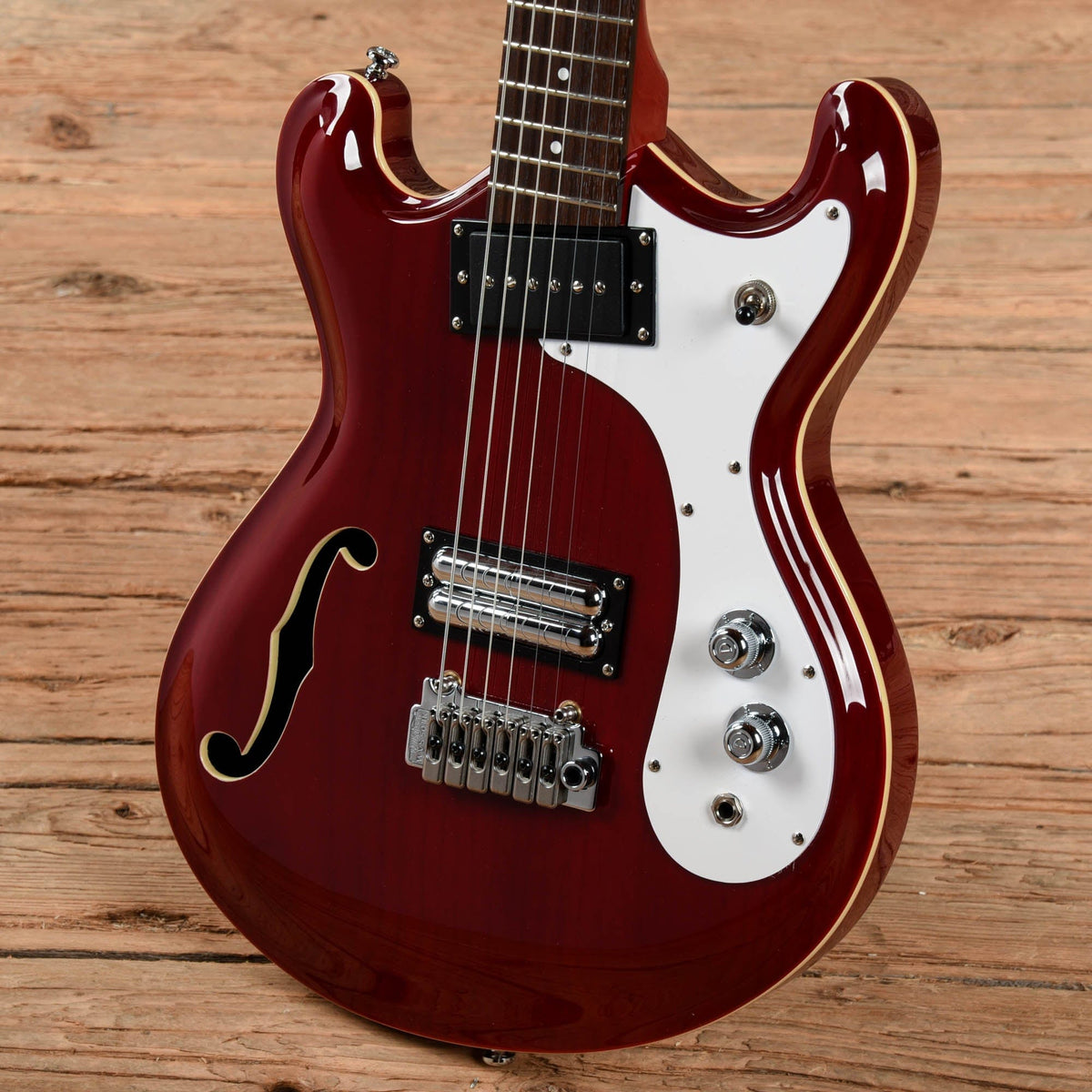 Danelectro The 66BT Baritone with Tremolo Transparent Red 2020 - View 2 | MusicMarket