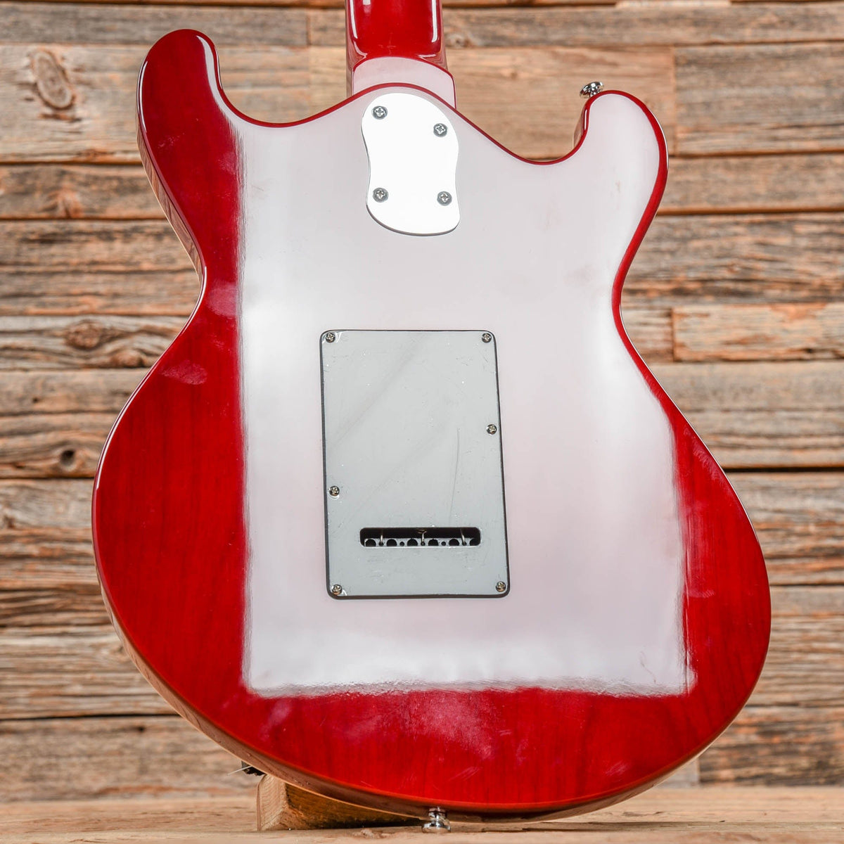 Danelectro The 66BT Baritone with Tremolo Transparent Red 2020 - View 9 | MusicMarket