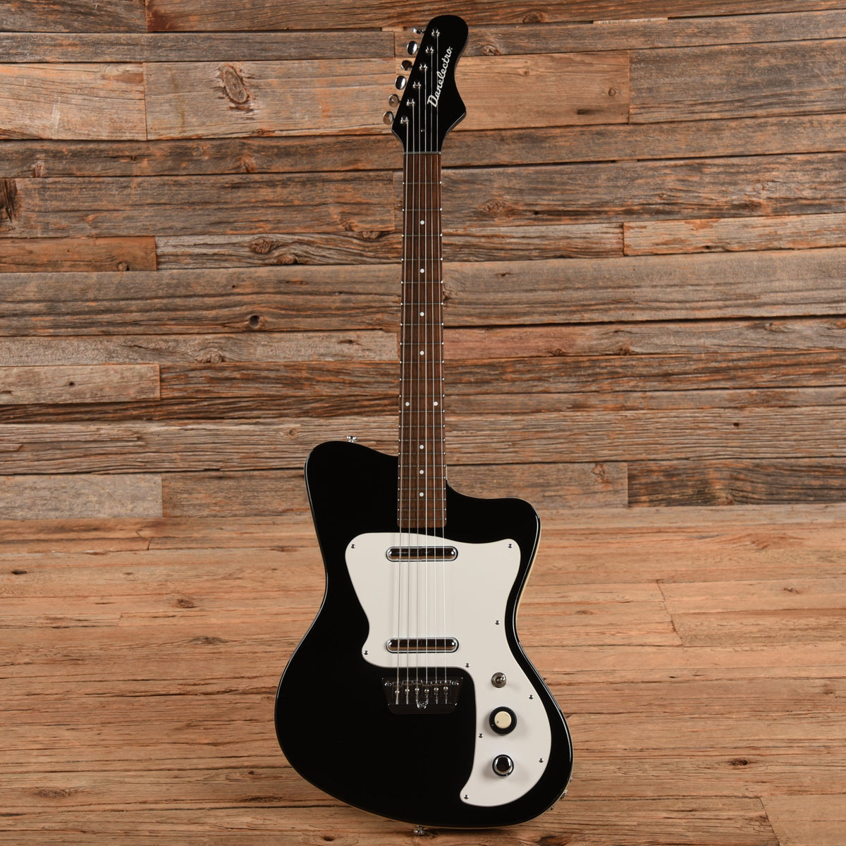 Danelectro The '67 Dano Black - View 4 | MusicMarket