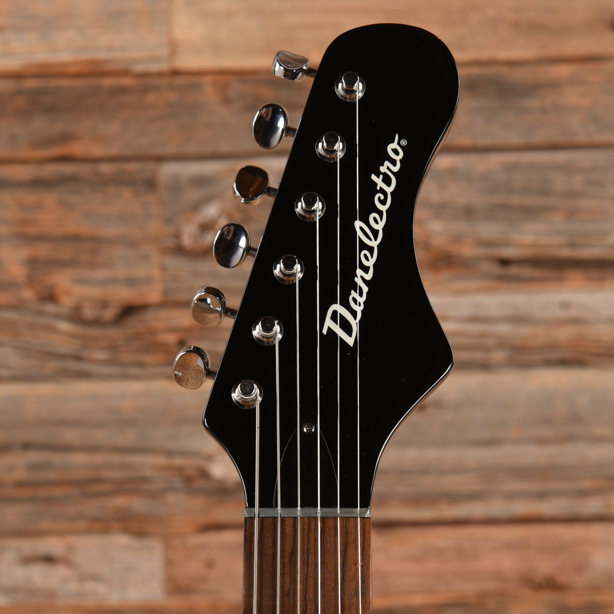 Danelectro The '67 Dano Black - View 6 | MusicMarket