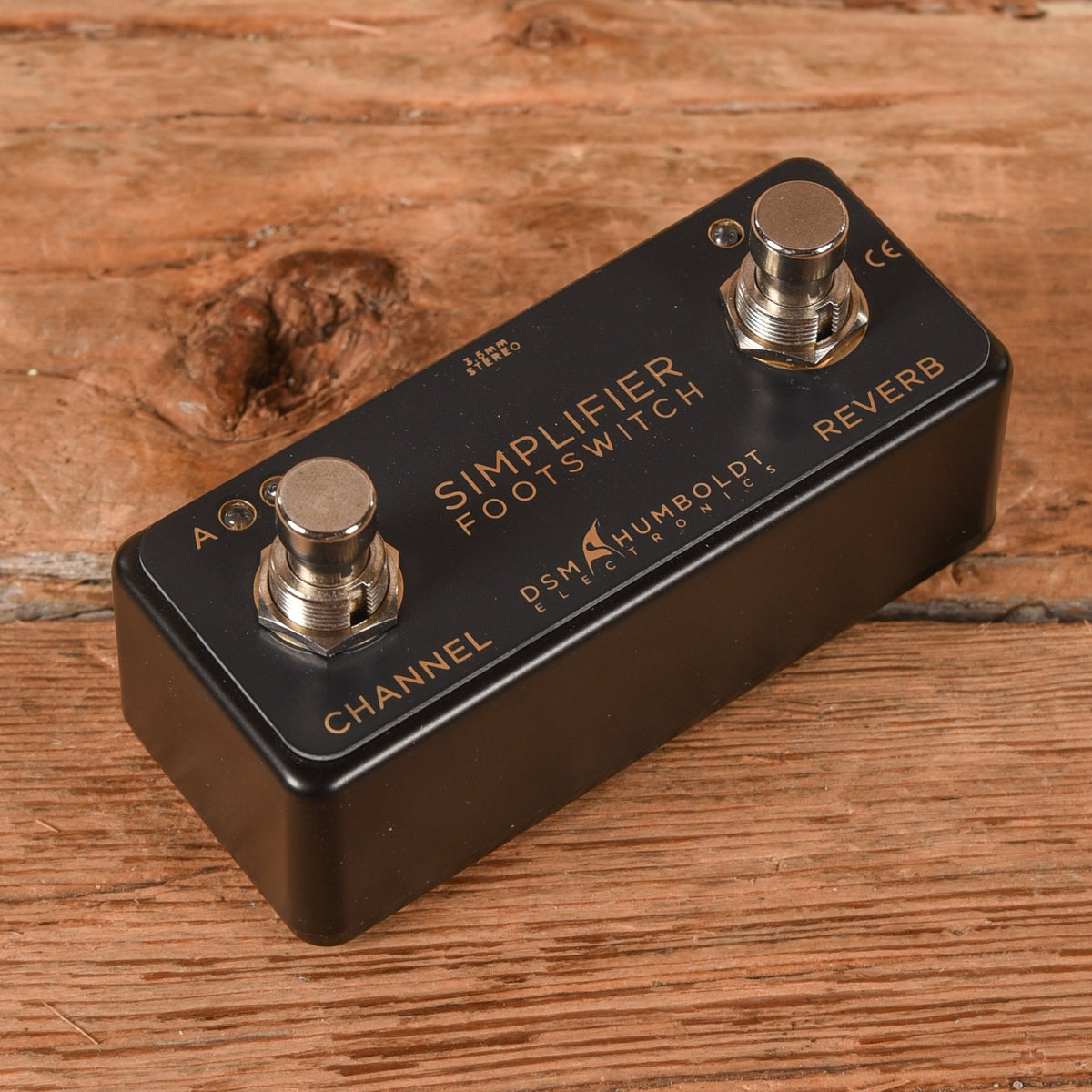 DSM Humboldt Electronics Simplifier DLX Dual Channel Zero Watt Stereo Pedalboard Amplifier - View 3 | MusicMarket