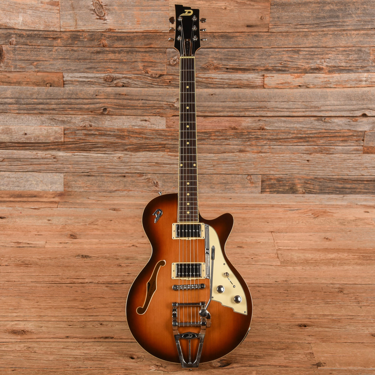 Duesenberg Starplayer TV Sunburst 2023 - View 4 | MusicMarket
