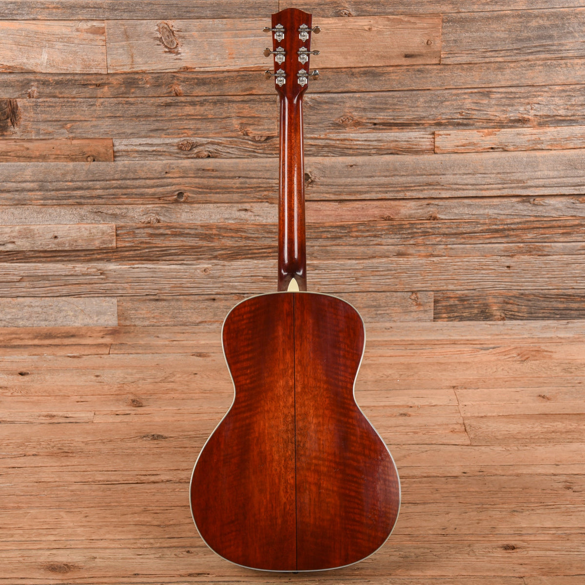 Eastman E10OOSS/V Adirondack/Mahogany OO Slope Shoulder Antique Varnish 2023 - View 5 | MusicMarket
