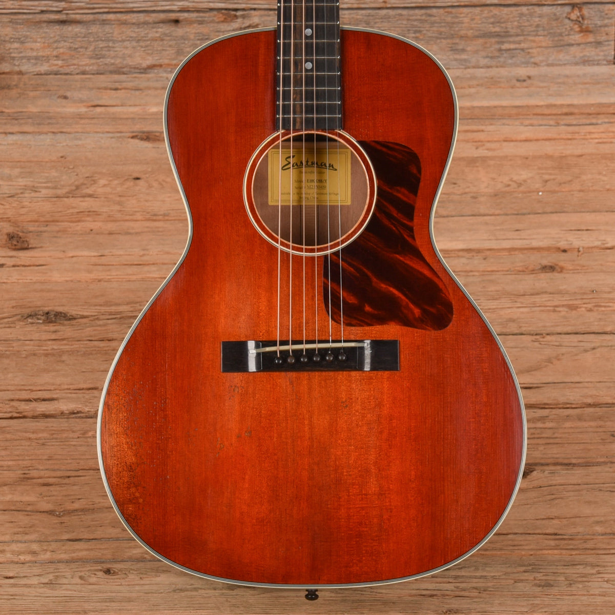 Eastman E10OOSS/V Adirondack/Mahogany OO Slope Shoulder Antique Varnish 2023 - MusicMarket