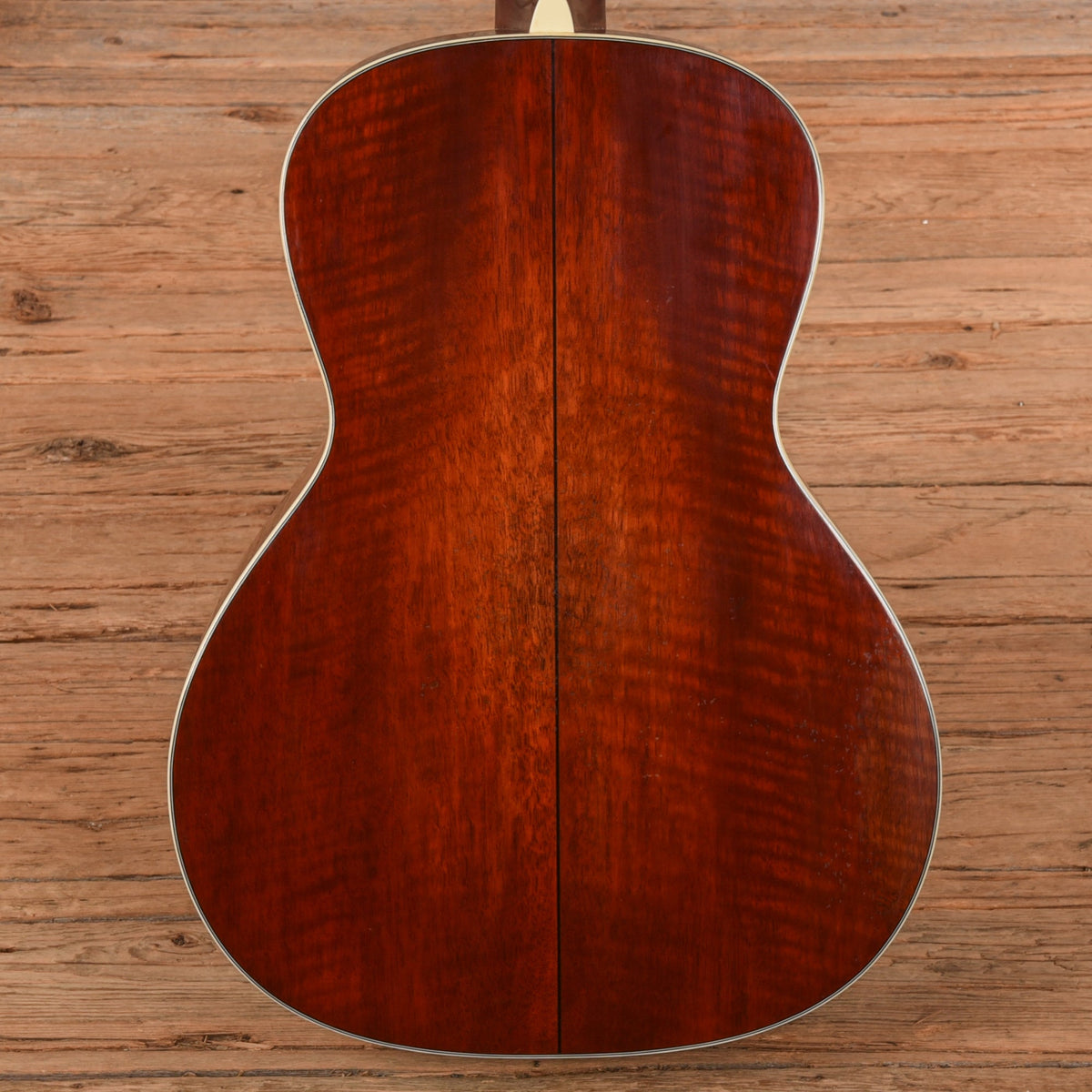 Eastman E10OOSS/V Adirondack/Mahogany OO Slope Shoulder Antique Varnish 2023 - View 3 | MusicMarket