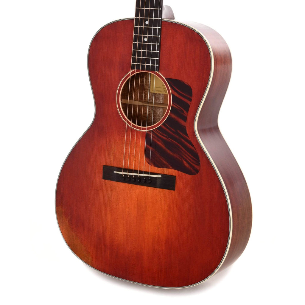 Eastman E10OOSS/v Adirondack/Mahogany OO Slope Shoulder Antique Varnish - View 2 | MusicMarket
