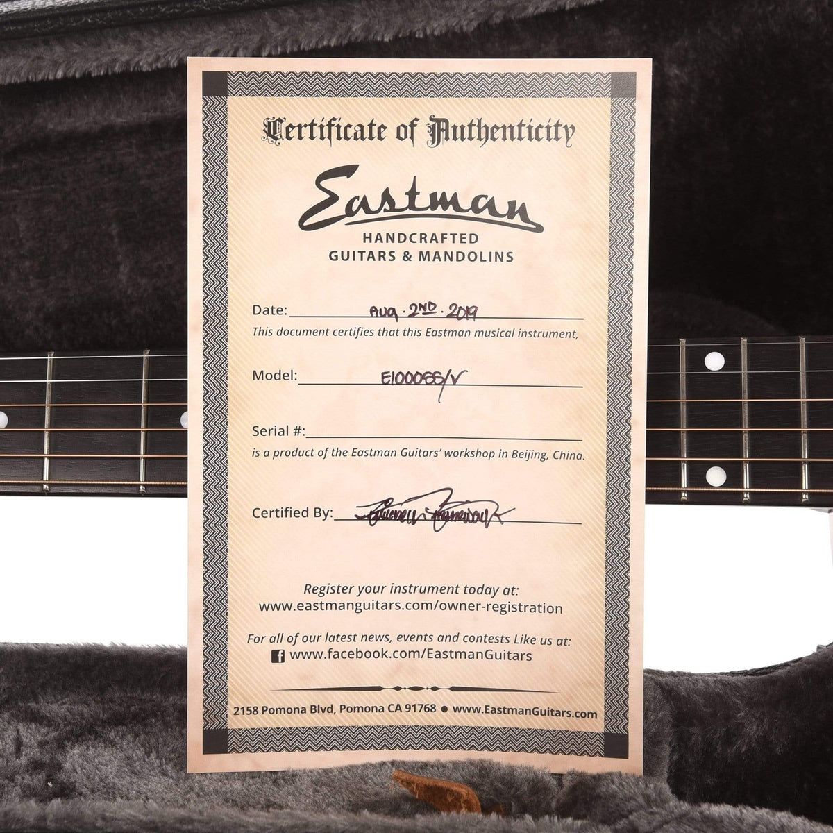 Eastman E10OOSS/v Adirondack/Mahogany OO Slope Shoulder Antique Varnish - View 10 | MusicMarket