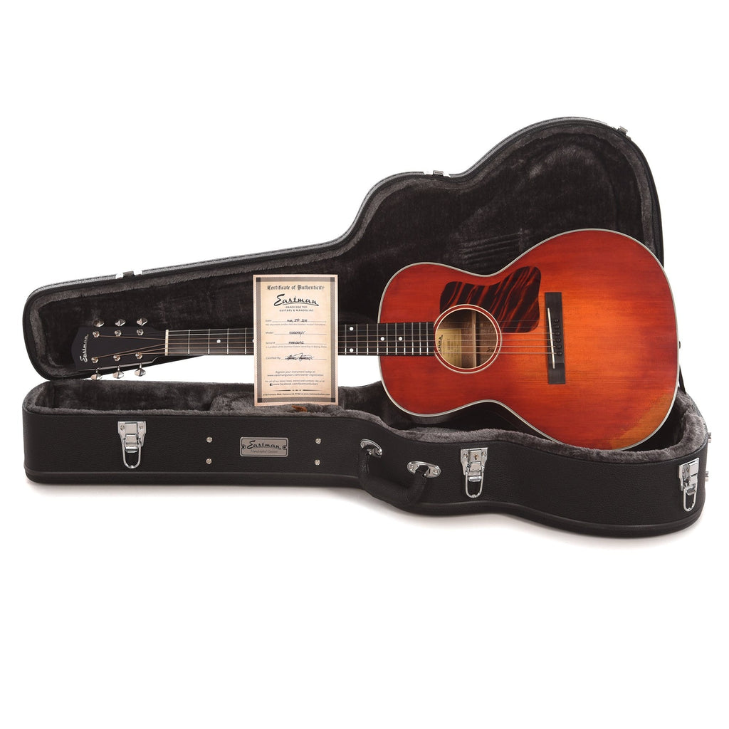 Eastman E10OOSS/v Adirondack/Mahogany OO Slope Shoulder Antique Varnish - View 9 | MusicMarket