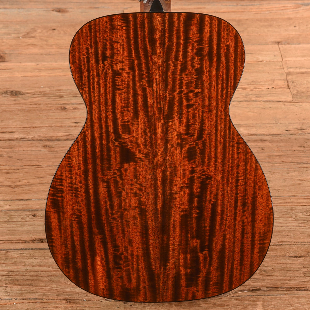 Eastman E6 OM Orchestra Natural - View 3 | MusicMarket