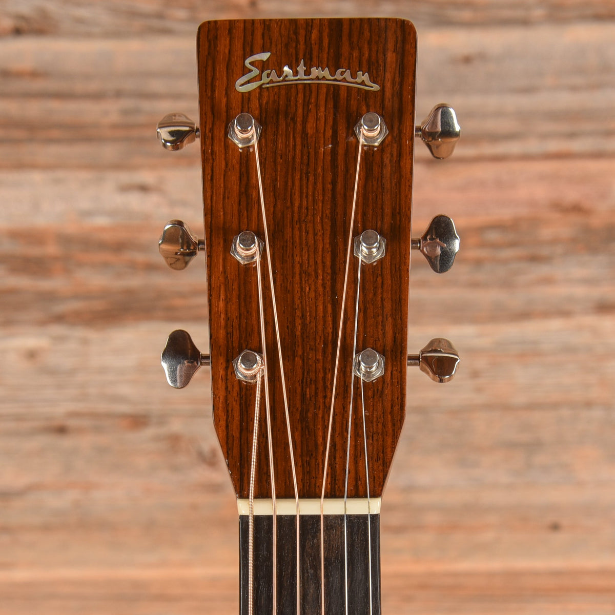 Eastman E6 OM Orchestra Natural - View 6 | MusicMarket