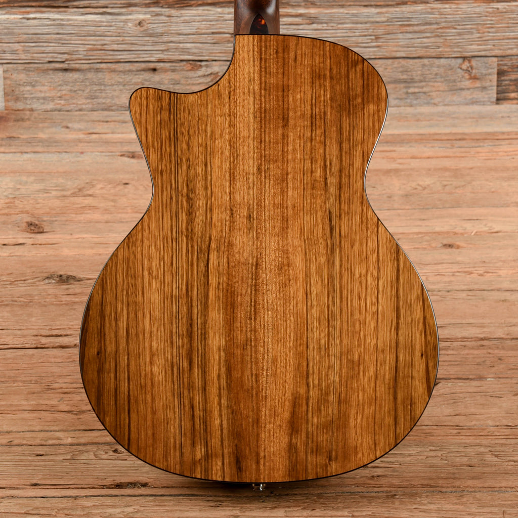 Eastman AC222CE-DLX Sunburst - View 3 | MusicMarket