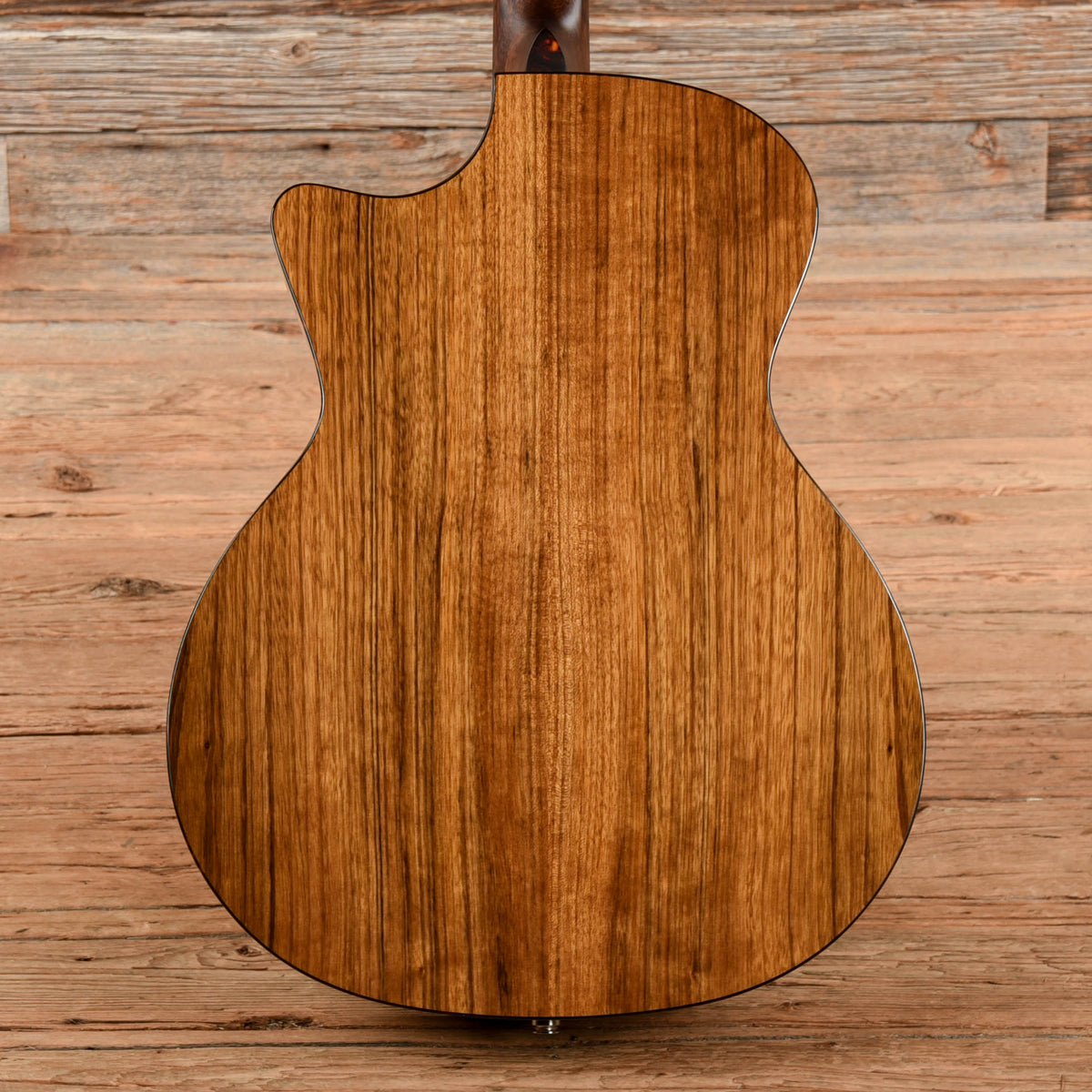 Eastman AC222CE-DLX Sunburst - View 3 | MusicMarket