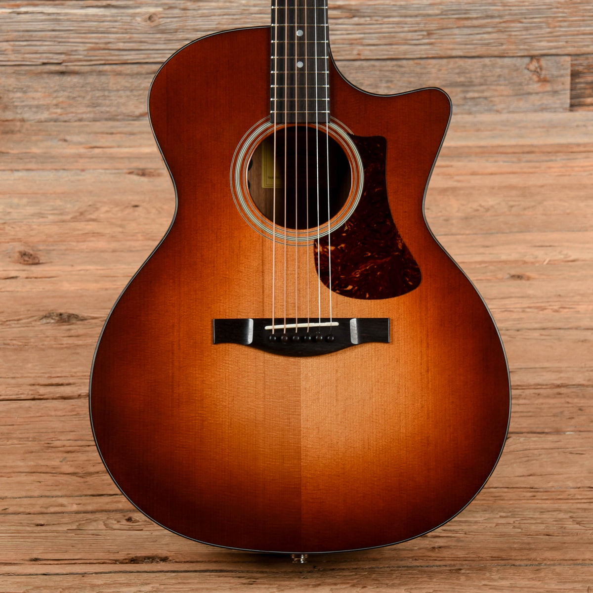 Eastman AC222CE-DLX Sunburst - MusicMarket