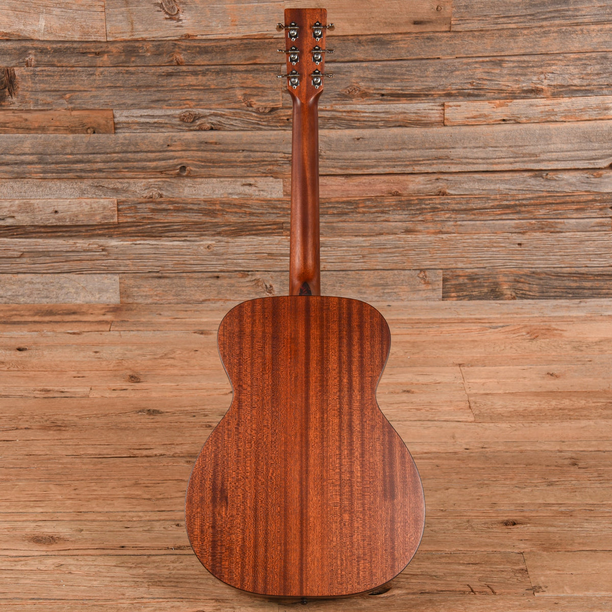 Eastman E1OM Natural - View 5 | MusicMarket